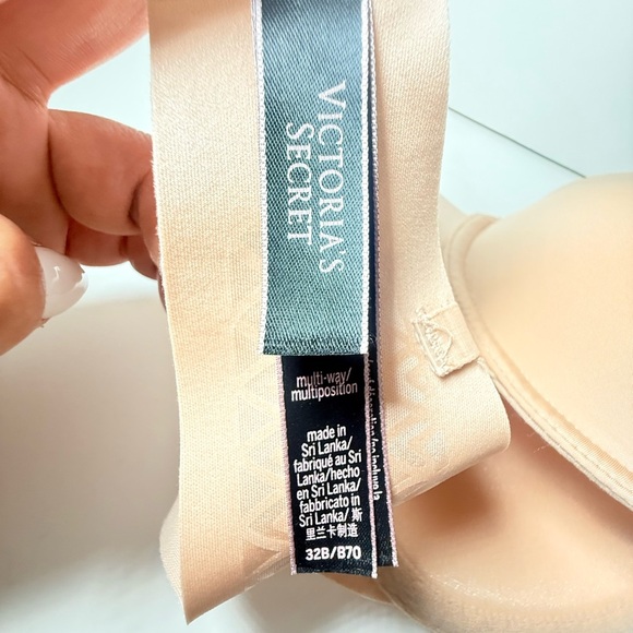 Victoria's Secret Nude Strapless Bra - Picture 4 of 5